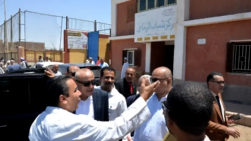 محافظ الأقصر يتفقد مشروعات تنموية وخدمية في جولة موسعة بالقرنة