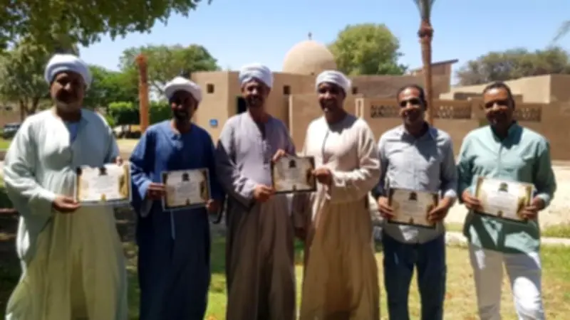 تكريم حراس وادي الملوك لرفضهم رشوة من بلوجر أمريكي حاول تصوير أماكن محظورة