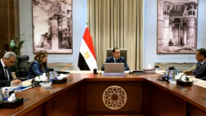 مدبولي يوجه بنقلة حضارية شاملة في الغردقة والمدن السياحية بالبحر الأحمر