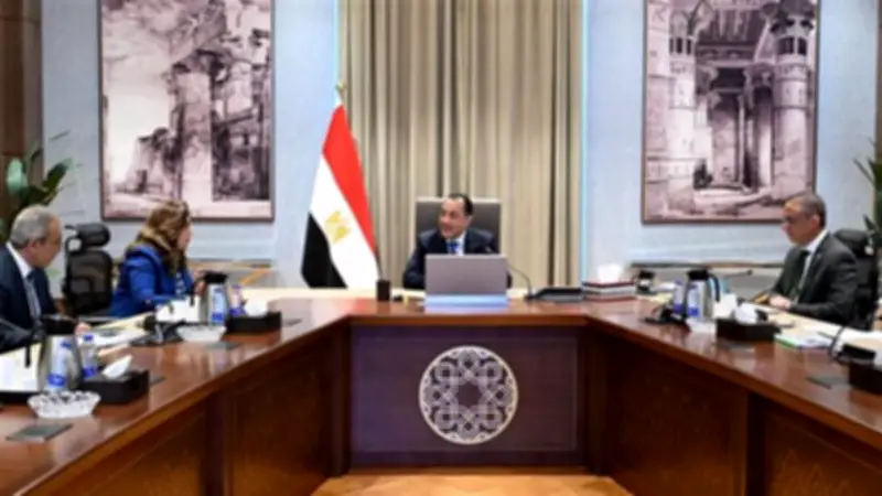 مدبولي يوجه بتوفير اعتمادات مالية إضافية لرفع كفاءة النظافة بالجيزة