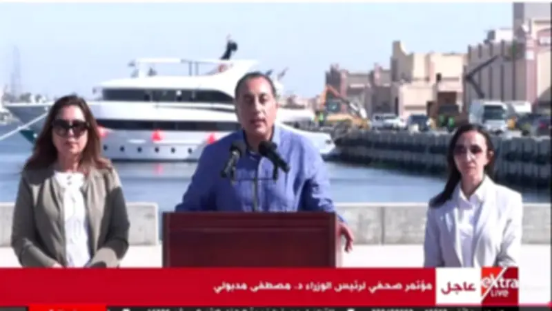 مدبولي: مضاعفة حارات الطريق الدولي الساحلي إلى 6 بكل اتجاه للحد من الحوادث