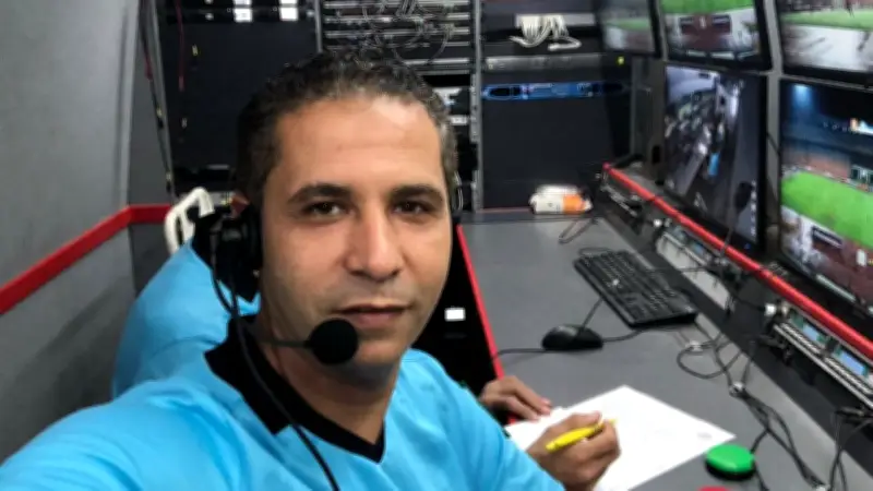 محمود عاشور يتألق كحكم فيديو في مباراة الأردن والنمسا بكأس العالم 2026