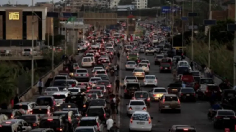 نزوح كثيف من صور وبنت جبيل مع غارات إسرائيلية مكثفة على الجنوب والبقاع