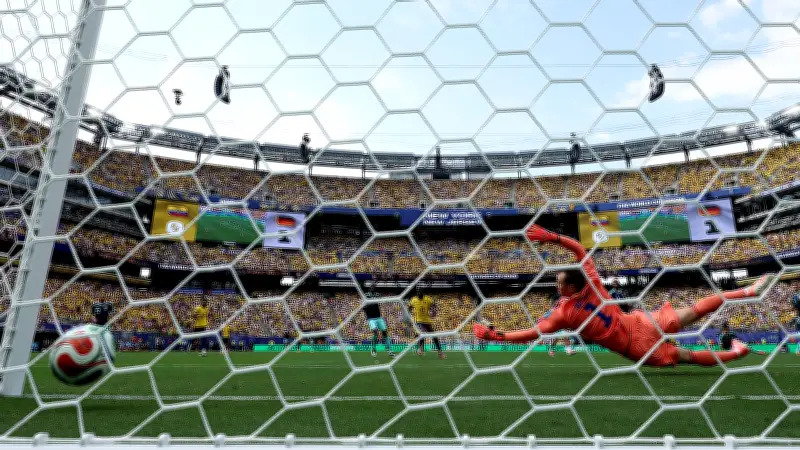أزمة أرضية ملعب ميتلايف تهدد بنقل نهائي مونديال 2026
