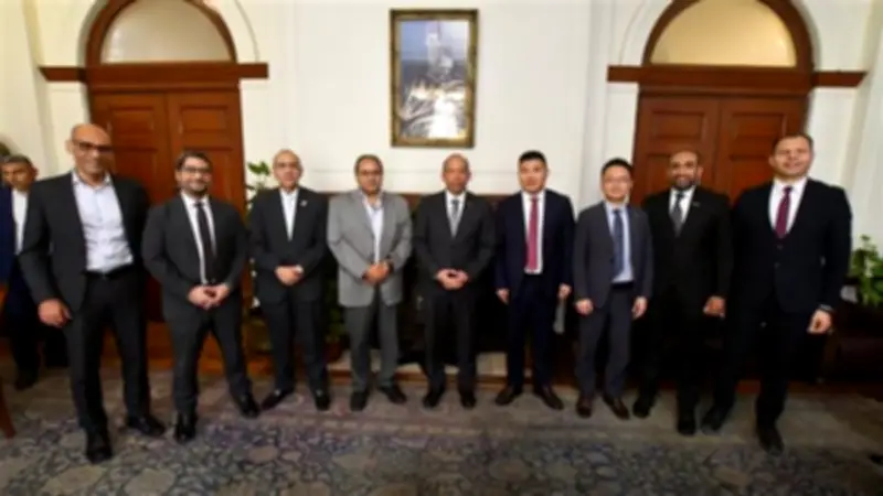 وفد من شركة ميندراي العالمية يزور طب قصر العيني لبحث سبل التعاون