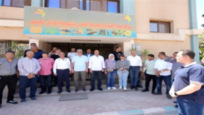 وزير الإنتاج الحربي ومحافظ أسيوط يتفقدان مشروعات حياة كريمة في ديروط