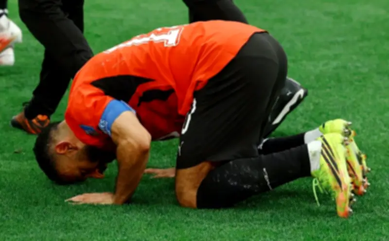 حالة محمد صلاح قبل مواجهة أستراليا ورسالة من مو تسعد حسام حسن