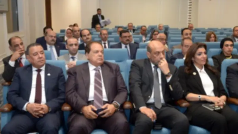 النائب محمد أبو العينين يطالب بتسويق الفرص التعدينية أسوة بمناطق البترول