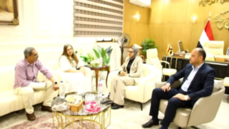 محافظ الوادي الجديد تلتقي وفد مركز المعلومات لمتابعة مبادرة الألف يوم الذهبية