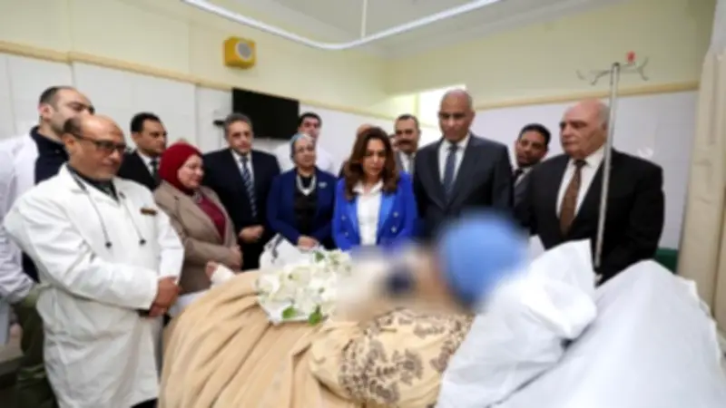زيارة وزيرة التنمية المحلية ورئيسة القومي للمرأة ومحافظ كفر الشيخ لرئيسة قرية مصابة