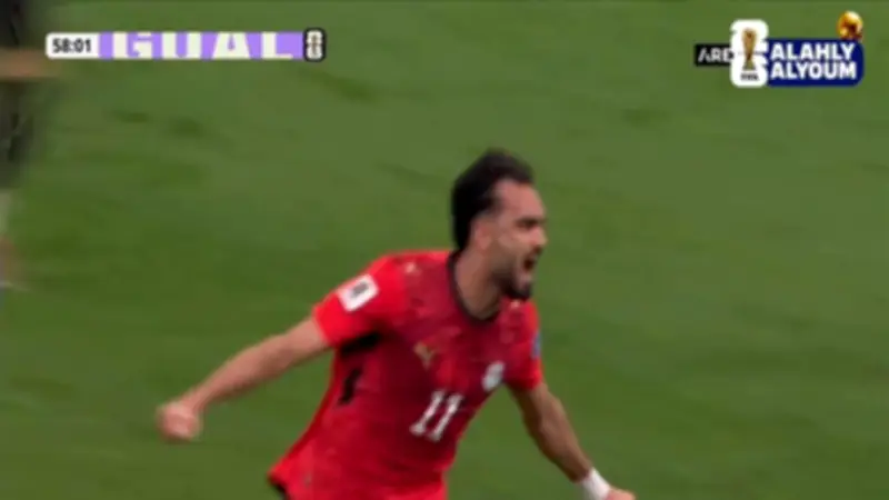 صورة قديمة تكشف مهنة مصطفى زيكو: بائع أحذية قبل تألقه في مونديال 2026