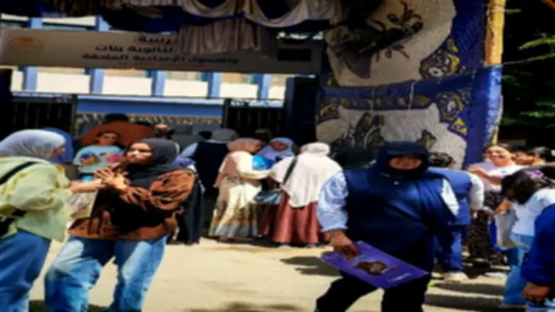 تباين آراء طلاب الثانوية بأسوان في امتحاني الفرنساوي والألماني