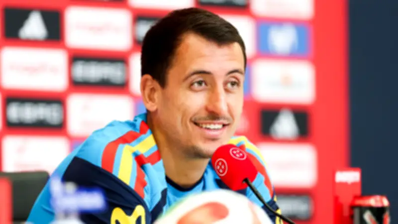 أويارزابال: السعودية منحتني واحدة من أفضل مبارياتي في كأس العالم