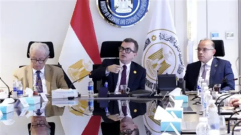 وزير التخطيط: طوينا صفحة مديونيات عالقة لعقود ونخطط لهيكلة بنك الاستثمار القومي