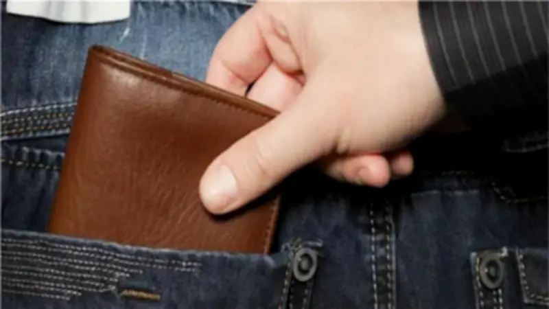 ضبط عاطل حاول سرقة سيارة ربة منزل بالهرم وإعادة المسروقات
