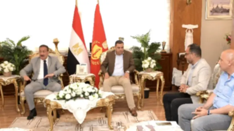 محافظ بورسعيد يبحث مع هيئة تعاونيات البناء سبل التعاون المشترك