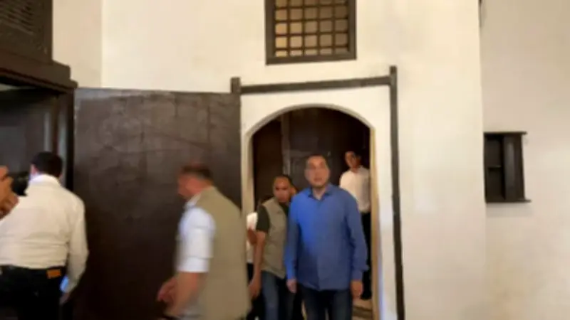 رئيس الوزراء يتفقد مشروعات تطوير مدينة رشيد التاريخية ومنزل الأمصيلي