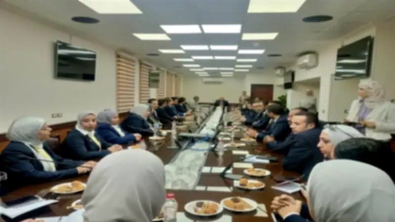 رئيس القناة للكهرباء يستقبل الدفعة 42 من مركز إعداد القادة