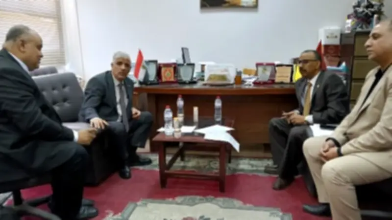 تعليم قنا وكلية التربية يناقشان آليات نجاح التدريب الميداني للطلاب