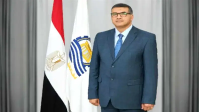 محافظ قنا يحذر سائقي السيرفيس: إلغاء الترخيص لمخالفي خطوط السير
