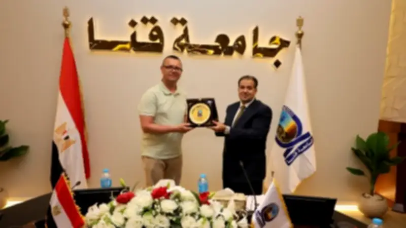 رئيس جامعة قنا يبحث مع نظيره البولندي آفاق الشراكة الأكاديمية والبحثية