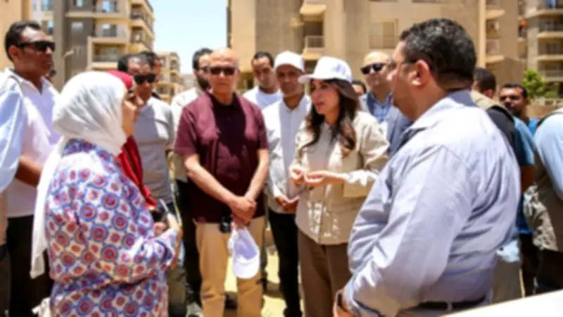 راندة المنشاوي تلتقي سكان دار مصر وتستمع لطلباتهم في القاهرة الجديدة