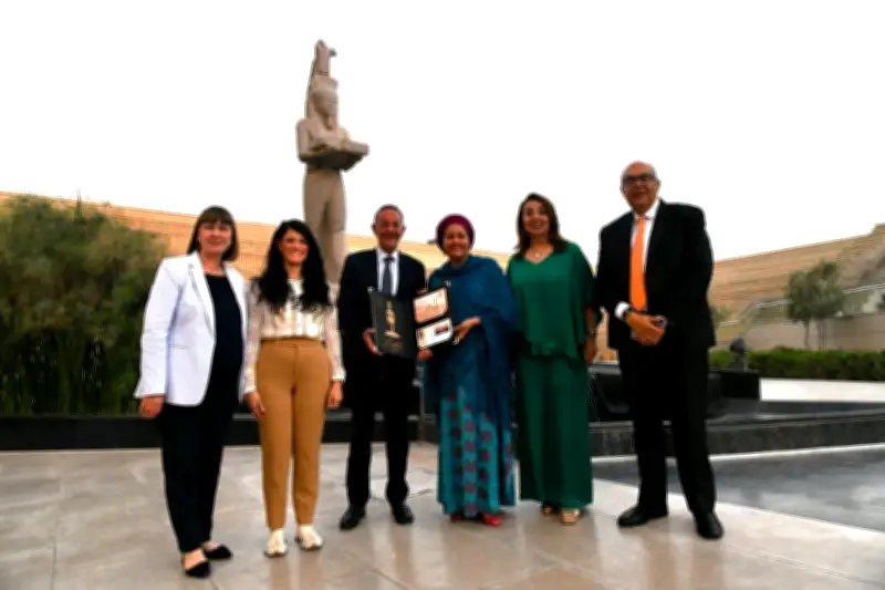 رانية المشاط وغادة والي تزوران المتحف المصري الكبير مع وفد الأمم المتحدة