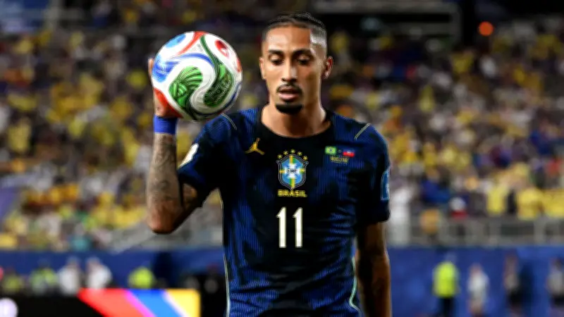رافينيا يبعث رسالة أمل للبرازيل بعد إصابته في كأس العالم