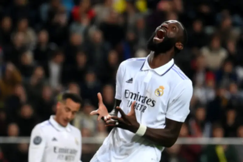 ريال مدريد يعلن استمرار أنطونيو روديجر لموسم إضافي حتى 2027