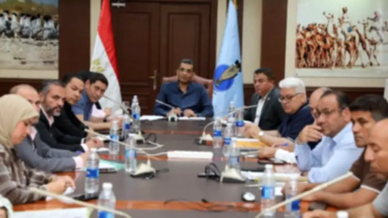 محافظ البحر الأحمر يوجه بسرعة إنجاز مشروعات البنية التحتية بالغردقة ورأس غارب