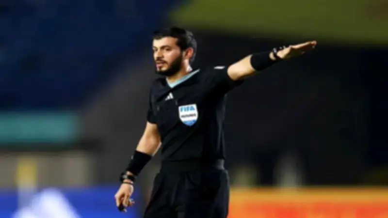 حكم مباراة مصر ونيوزيلندا عمر العلي.. تاريخ مع الأهلي في كأس العالم للأندية