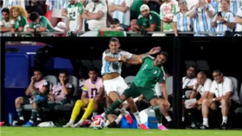 رياض محرز: الأرجنتين تملك لاعباً خارقاً وعلينا تدارك الموقف في كأس العالم 2026
