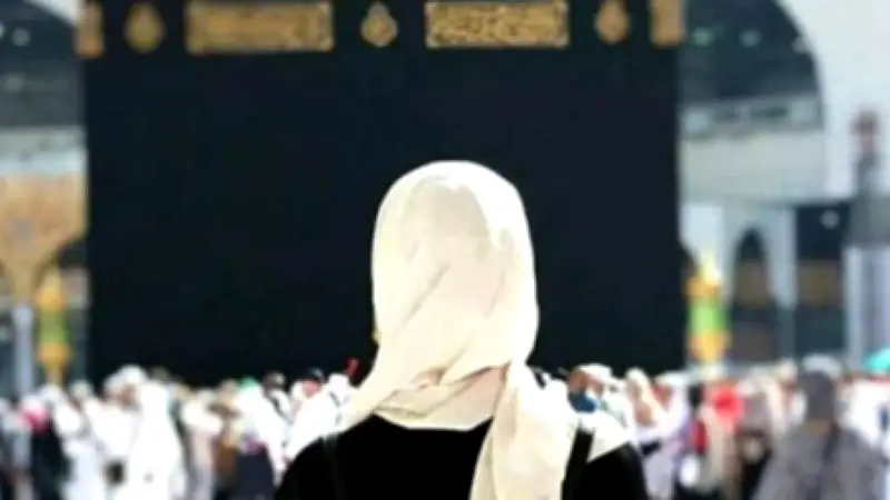 حكم سفر المرأة لأداء العمرة والحج بدون محرم.. الإفتاء توضح