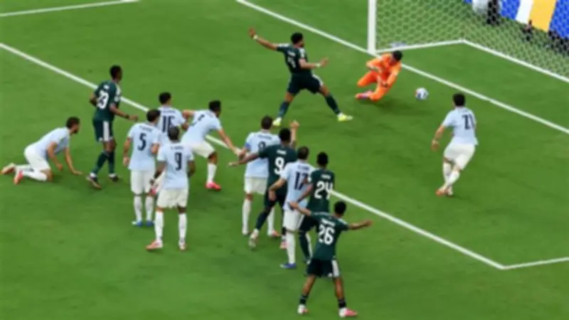 منتخب السعودية يتقدم على أوروجواي بهدف في الشوط الأول بكأس العالم 2026