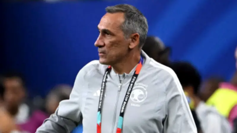 الاتحاد السعودي يقرر استمرار دونيس رغم الخروج المونديالي