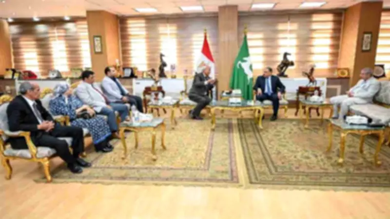 محافظ الشرقية يبحث مع وفد مدارس ساكسوني دعم التعليم التكنولوجي