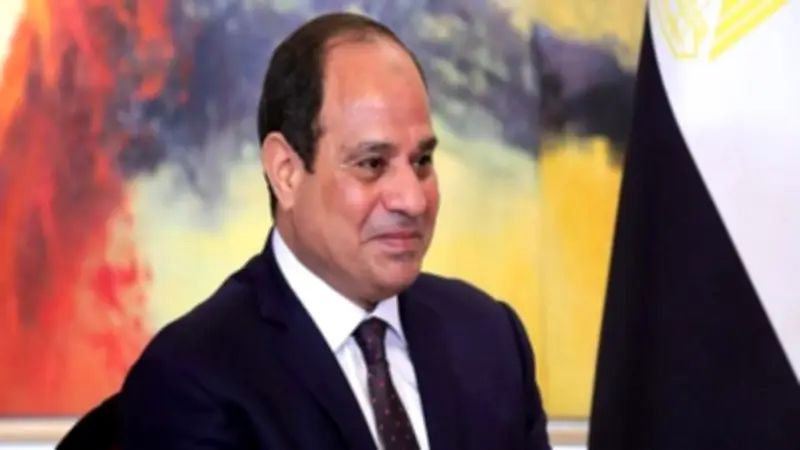 السيسي يهنئ العشرة الأوائل من أئمة الأوقاف في دورة تدريبية بالعسكرية