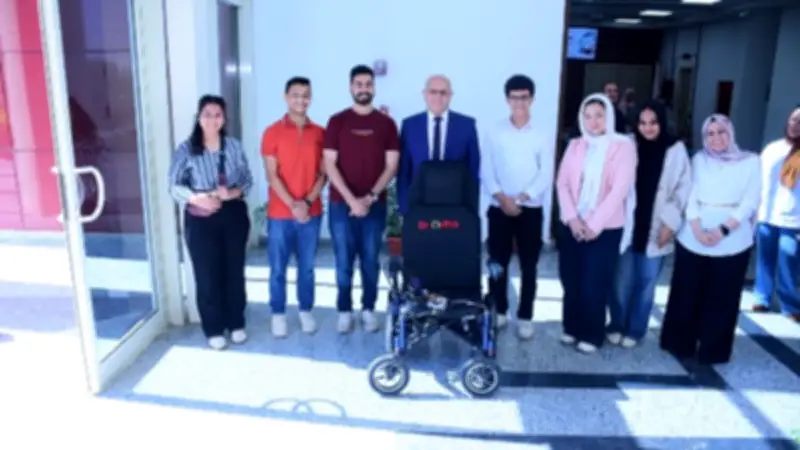 رئيس جامعة سوهاج يتفقد معمل التصنيع الرقمي ويدعم تدريب ريادة الأعمال