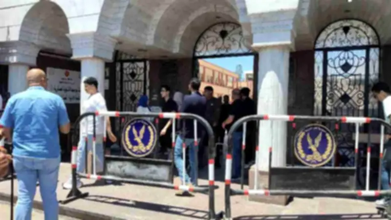 نقل طالبة إلى المستشفى بهبوط حاد بعد امتحان العربي بالثانوية في بورسعيد