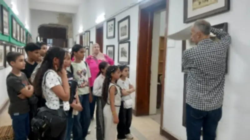 طلاب مدرسة الفتح يزورون أرشيف الوثائق النادرة في الإسماعيلية