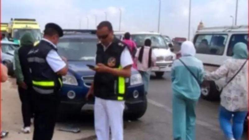 كثافات مرورية بسبب تصادم 3 سيارات أعلى دائري الوراق