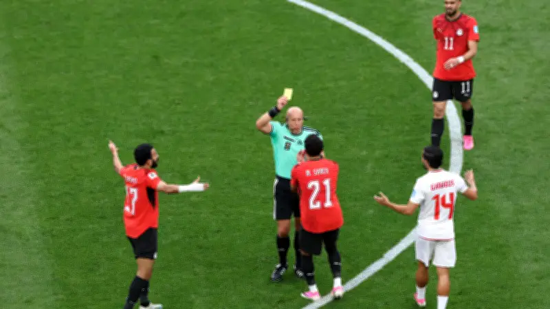فضيحة المترجم.. غلطة كارثية تورط نجم منتخب مصر في مؤتمر كأس العالم