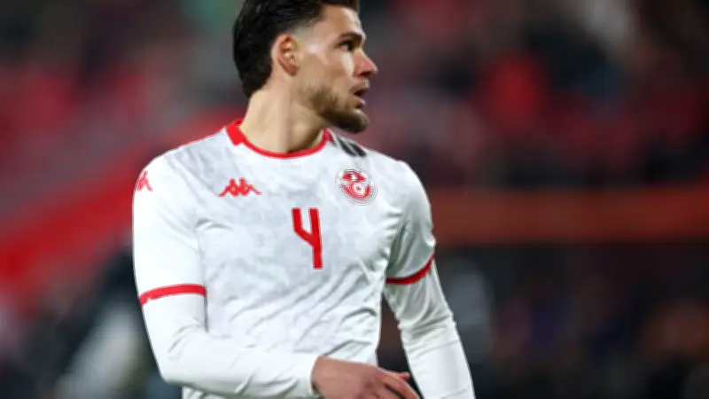 عمر الرقيق يدعو زملاءه لمراجعة الذات بعد هزيمة السويد القاسية في كأس العالم