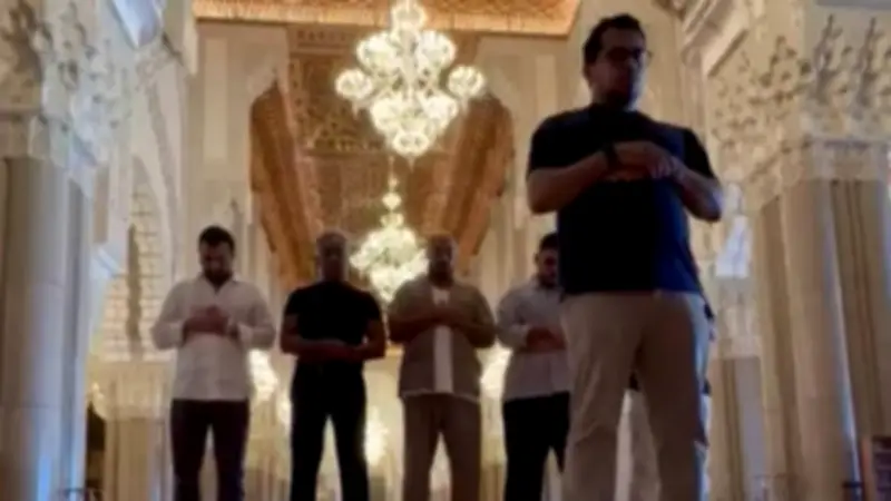 تركي آل الشيخ: جيانكارلو إسبوزيتو نطق الشهادتين وصلى في مسجد بالسعودية