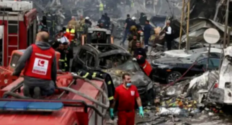 إصابة شخصين بقنبلة صوتية إسرائيلية في بلدة برج قلاويه