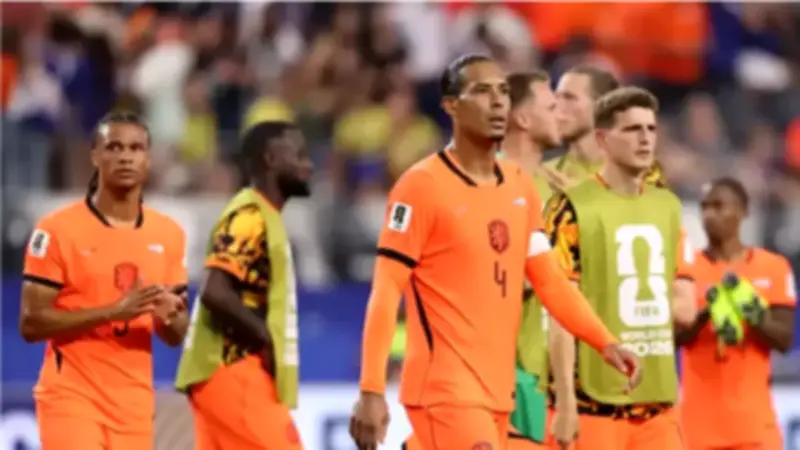 فان دايك ينتقد قرار فيفا بفترات الراحة لشرب الماء في كأس العالم 2026