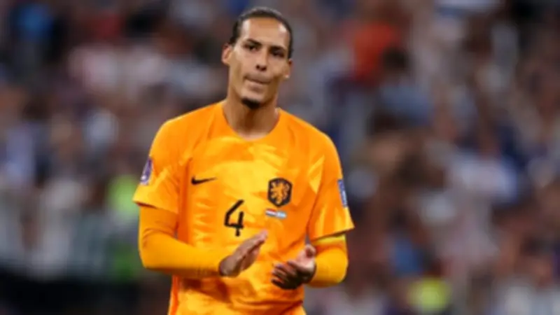 فان دايك يسجل أول أهدافه في البطولات الكبرى مع هولندا بكأس العالم