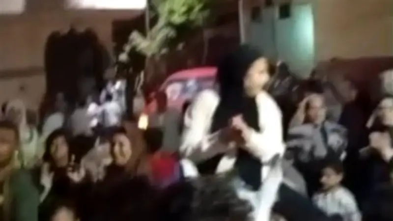 أهالي البرامون بالدقهلية يحتفلون بخلود بعد حكم بسجن مسن 10 سنوات