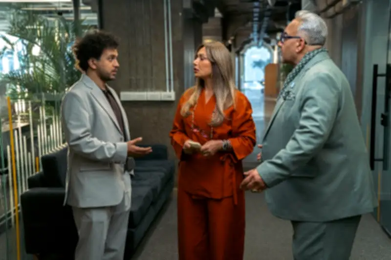 قبل العرض في السينمات يوم 7 يوليو: شاهد كواليس ابن مين فيهم