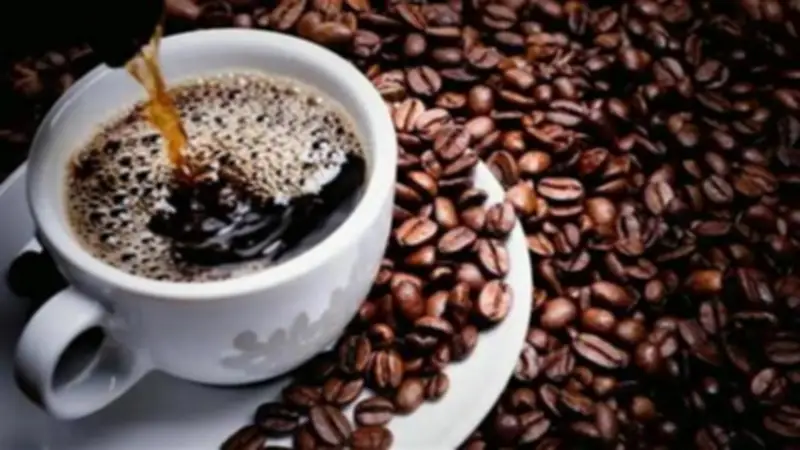 ماذا يحدث لجسمك عند شرب القهوة يوميا؟ الصحة تكشف الفوائد وتحذر من الأضرار
